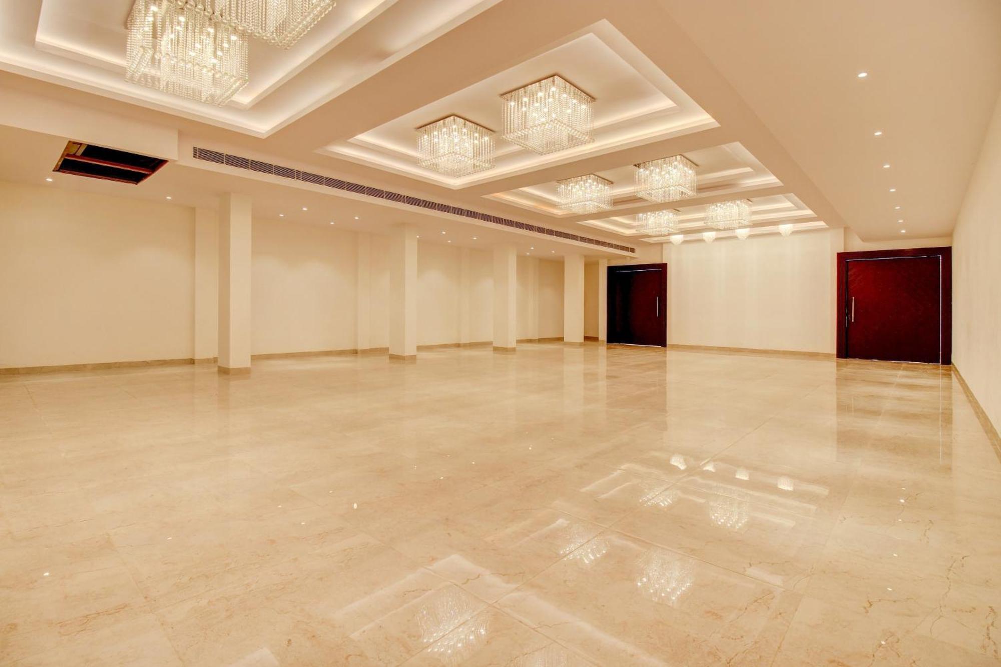 Super Townhouse Oak Aurelia Grand Hotel Lucknow Eksteriør billede