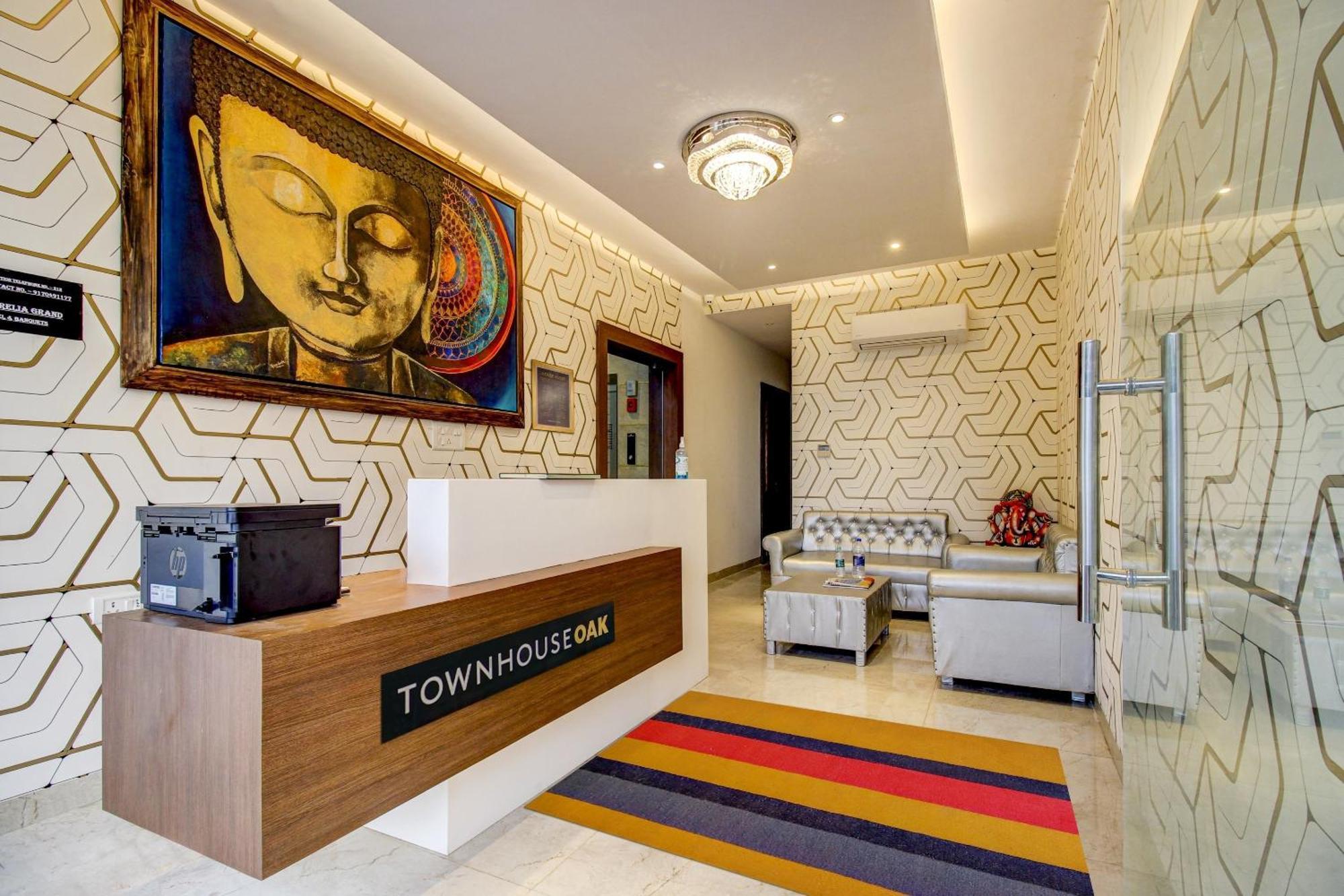 Super Townhouse Oak Aurelia Grand Hotel Lucknow Eksteriør billede