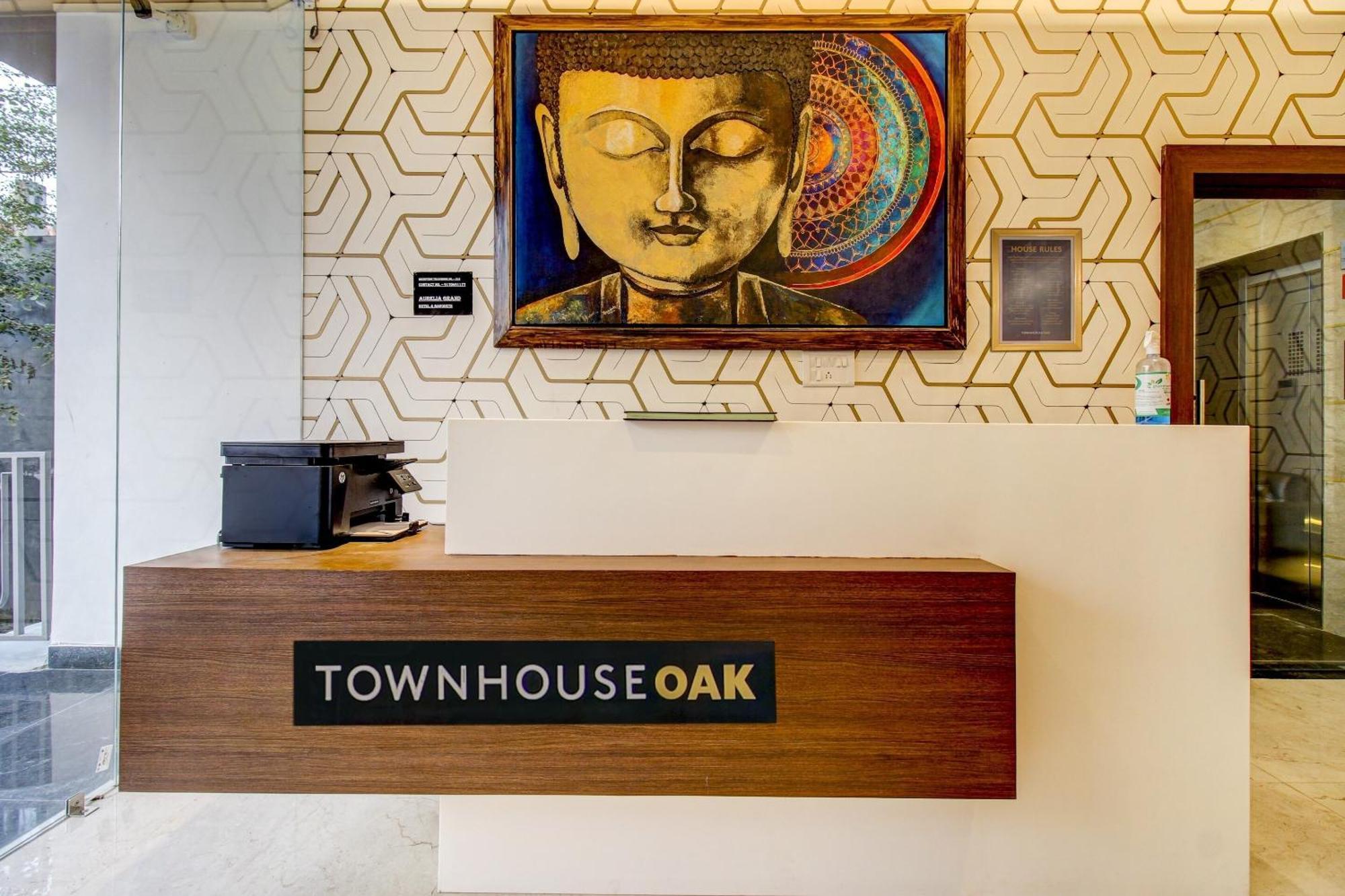 Super Townhouse Oak Aurelia Grand Hotel Lucknow Eksteriør billede